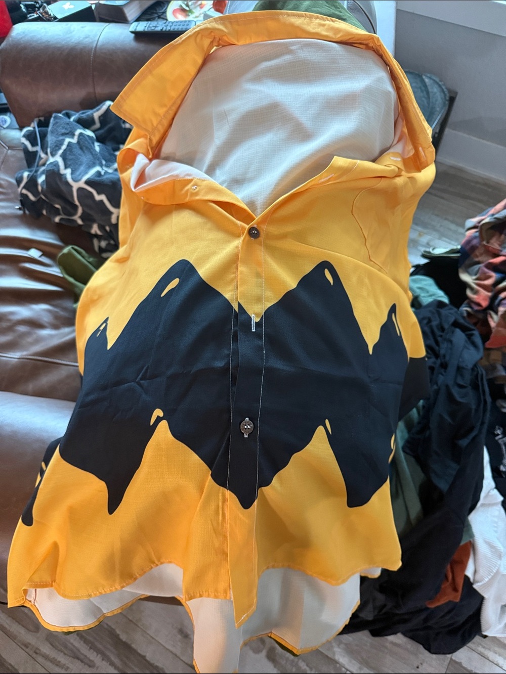 Boys' Yellow & Black Chevron Button-Down Shirt - Playful Short Sleeve Top